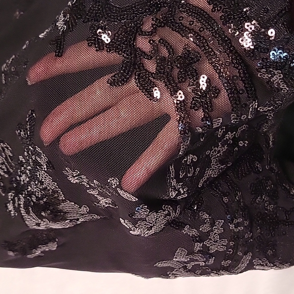 Little black dress! - Picture 5 of 7